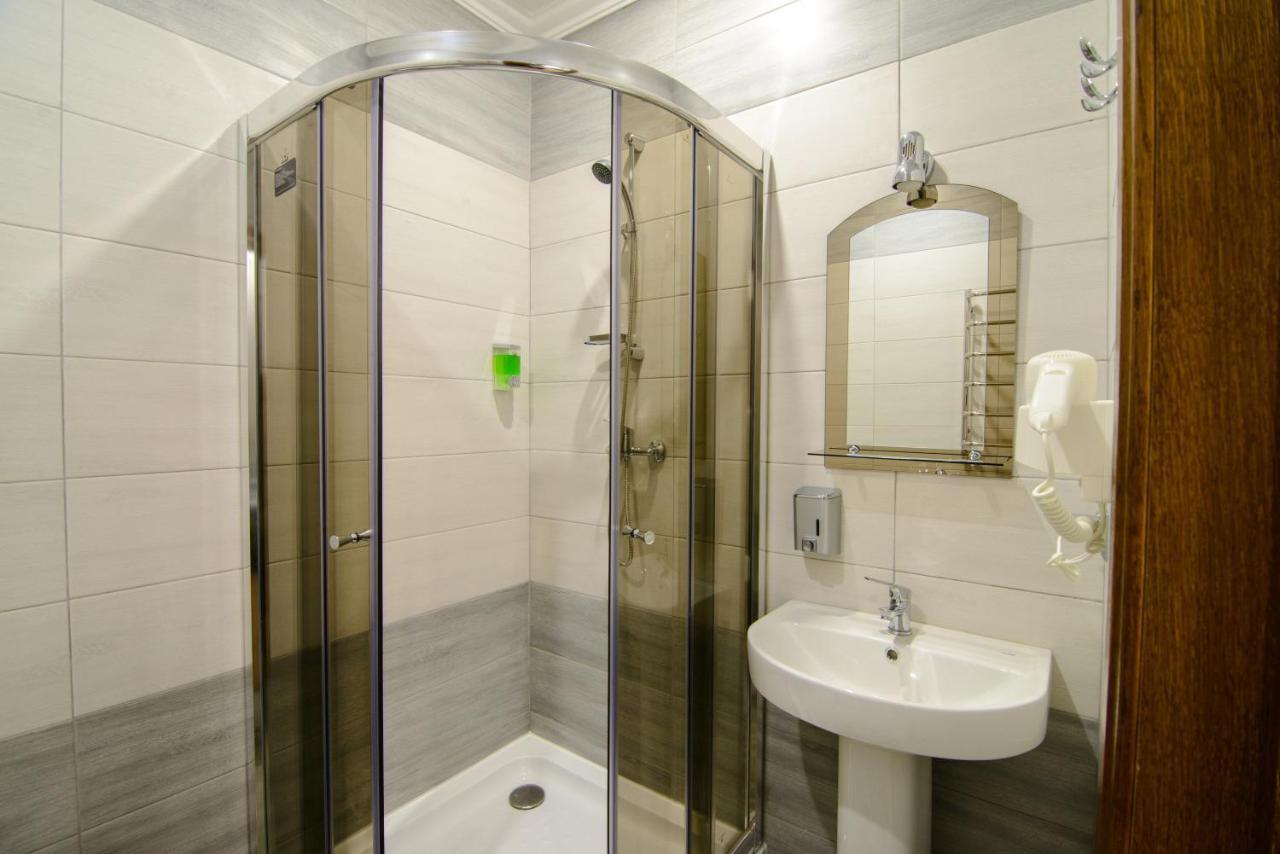 Premium Hostel Lviv Eksteriør bilde